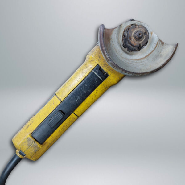 dwealt angle grinder 100m